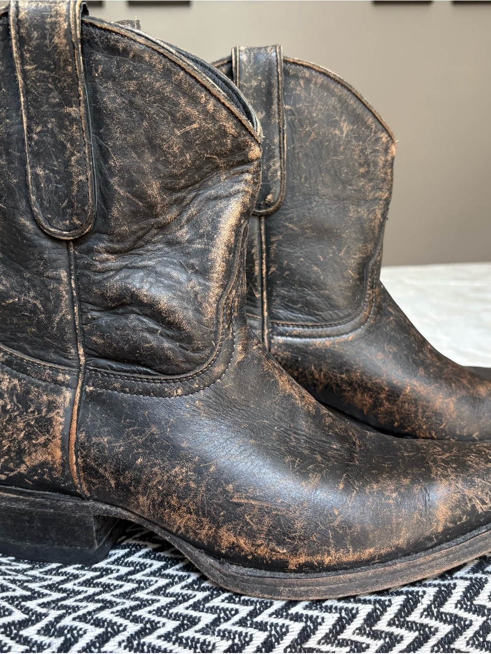 Cavender’s Rustic Brown Leather Cowboy Booties 9.5